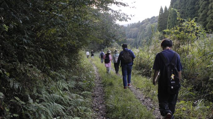 [2年生]山から湖へ、素材と出会う旅。長浜FW（2025.10.08）